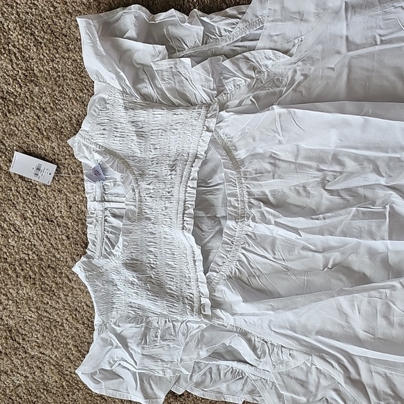 Old Navy White Flutter-Sleeve Smocked Cutout Swing Blouse Size XL - Picture 2 of 5